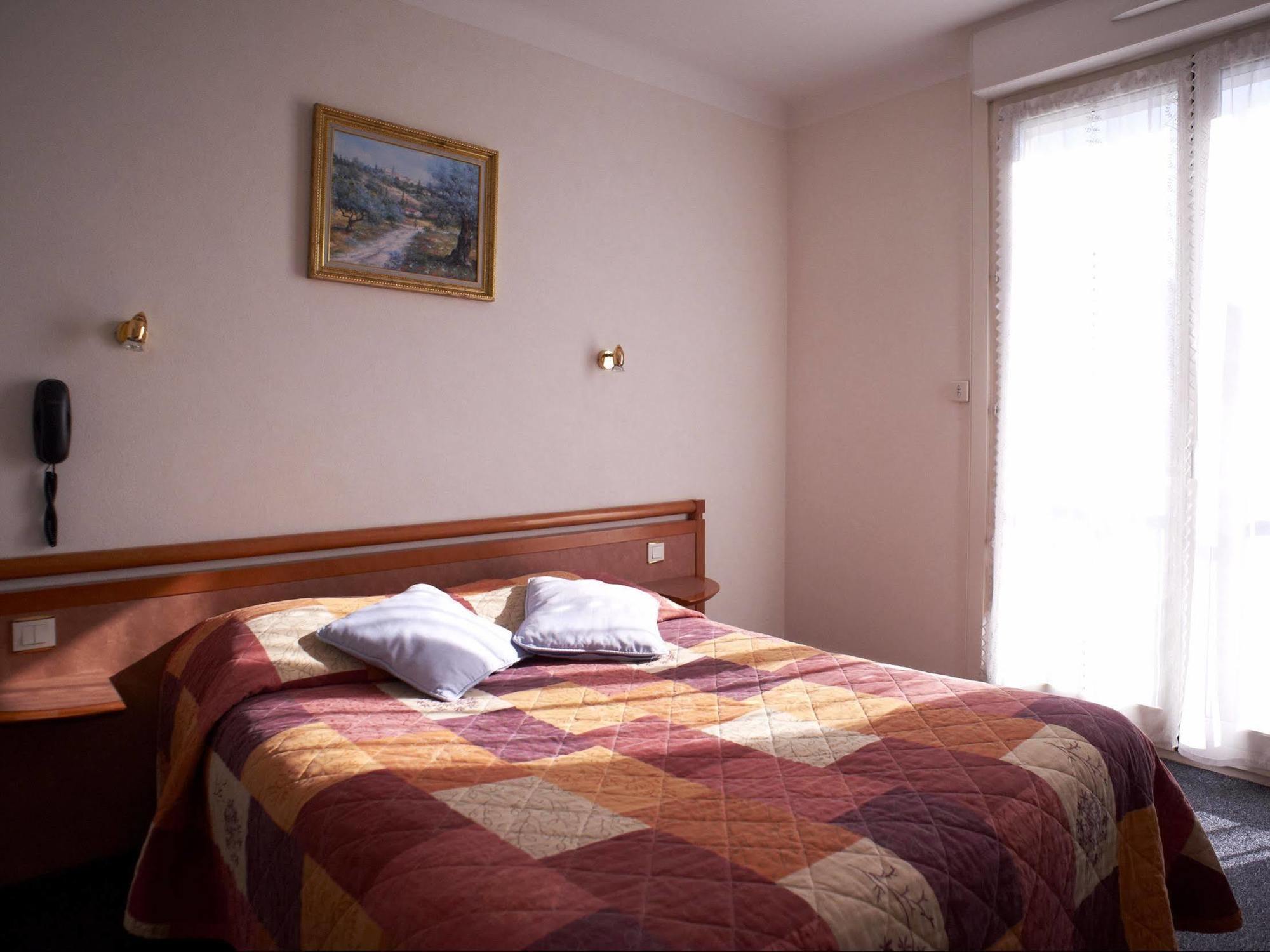 Hotel De La Gare Клісон Екстер'єр фото