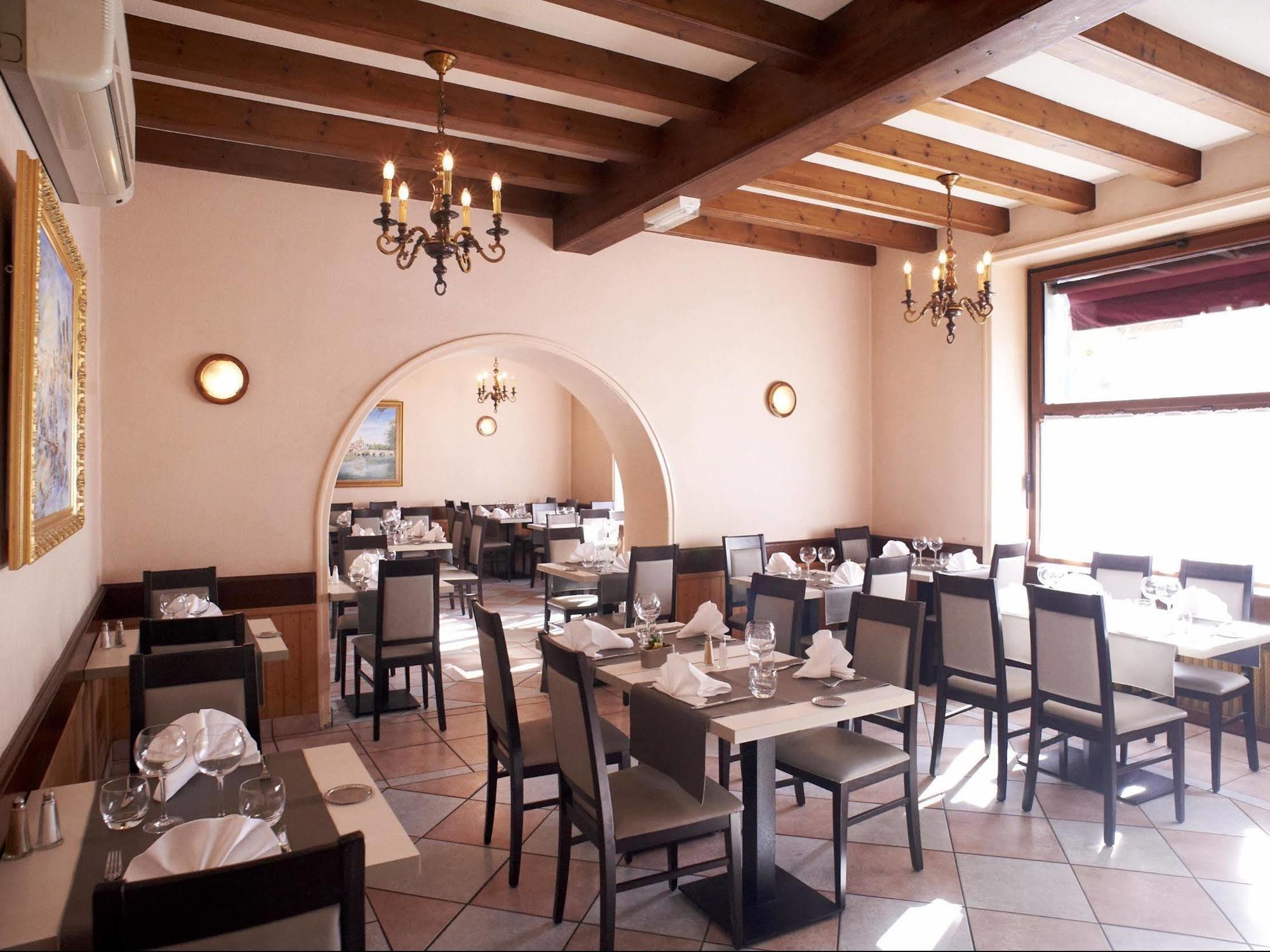 Hotel De La Gare Клісон Екстер'єр фото